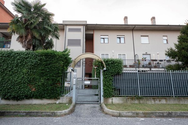 appartamento in vendita a Bollate in zona Cassina Nuova