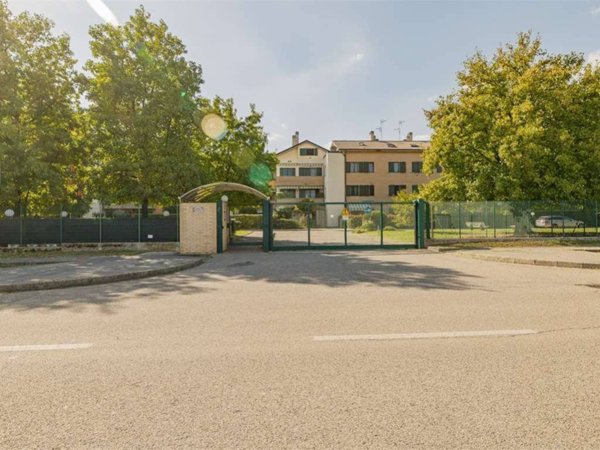 appartamento in vendita a Bollate in zona Cassina Nuova