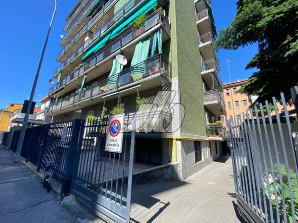 locale di sgombero in vendita a Bresso