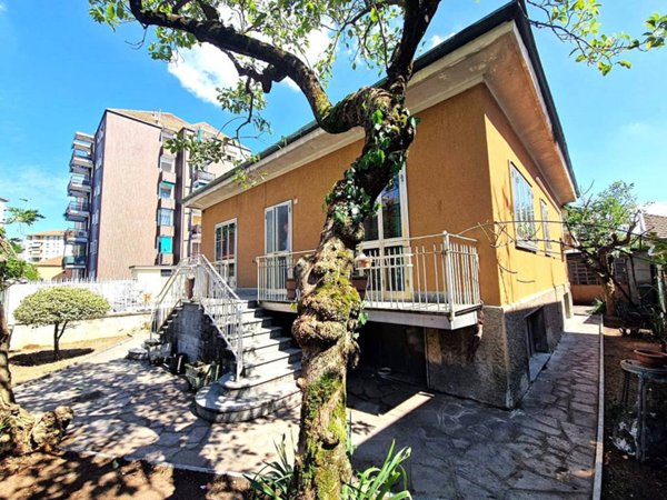 casa indipendente in vendita a Bresso