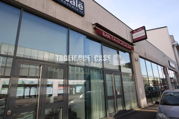 locale commerciale in vendita a Bresso