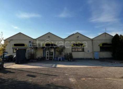 locale commerciale in vendita a Bresso