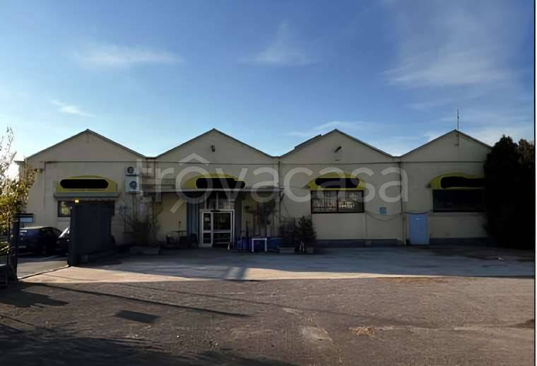 locale commerciale in vendita a Bresso