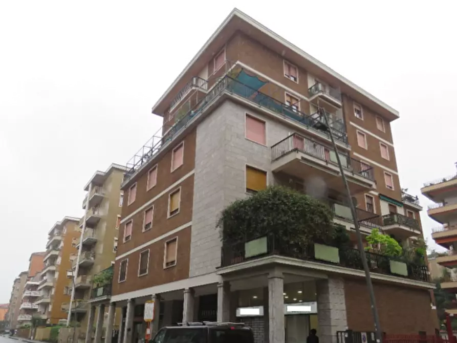 negozio in vendita a Bresso