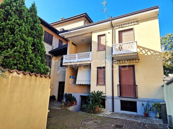 casa indipendente in vendita a Bresso