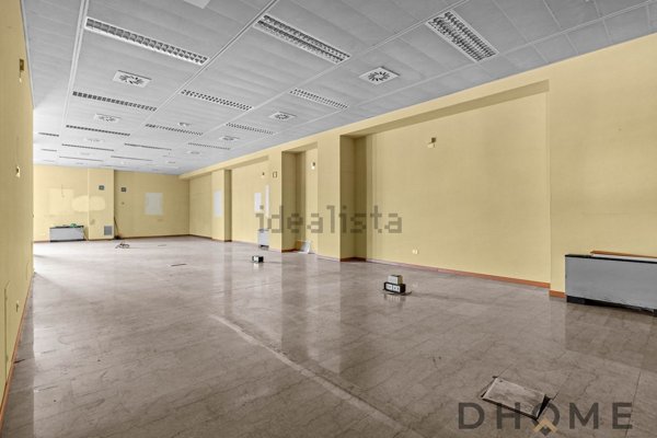 locale commerciale in vendita a Bresso