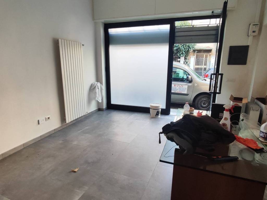 locale commerciale in vendita a Bresso