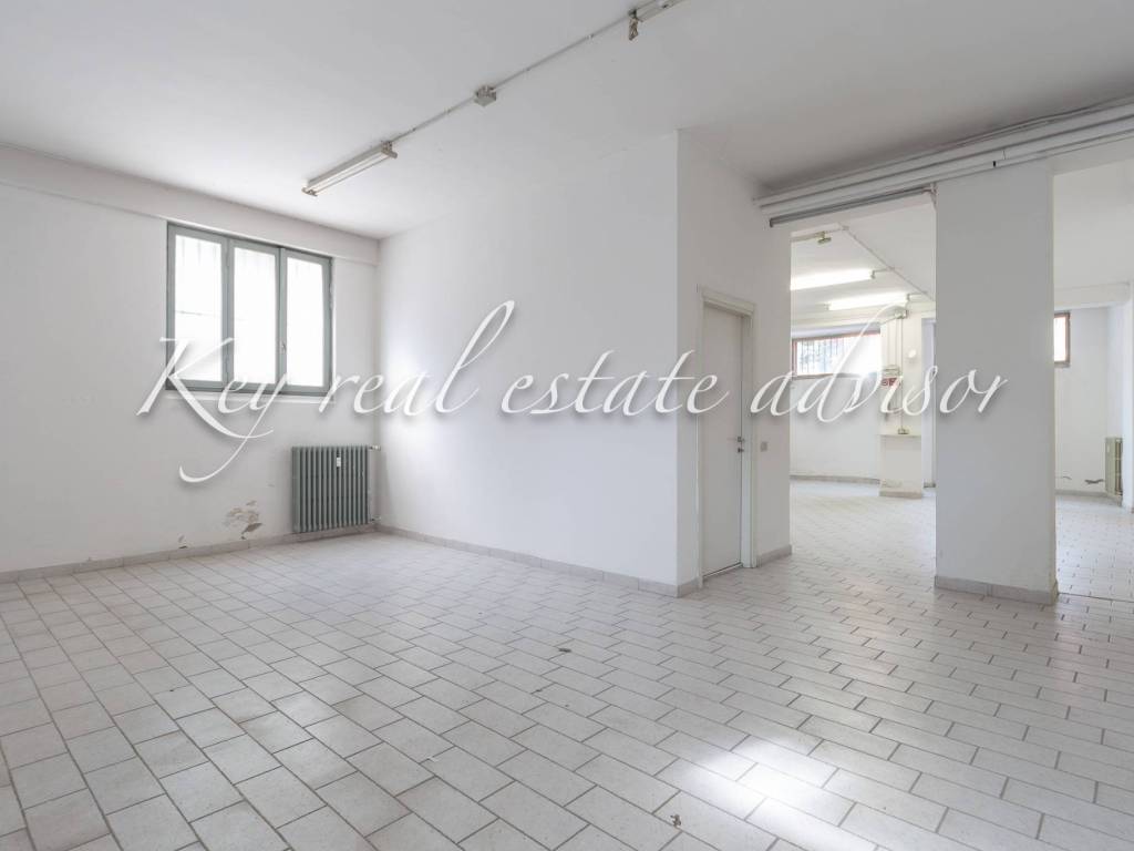 locale commerciale in vendita a Bresso