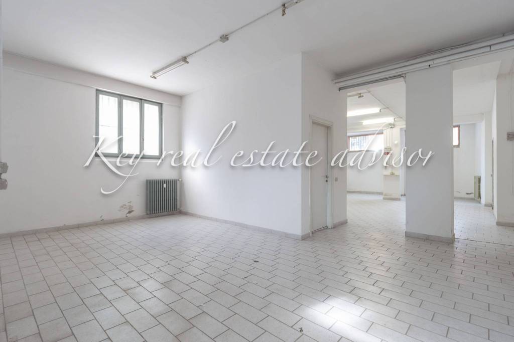 locale commerciale in vendita a Bresso