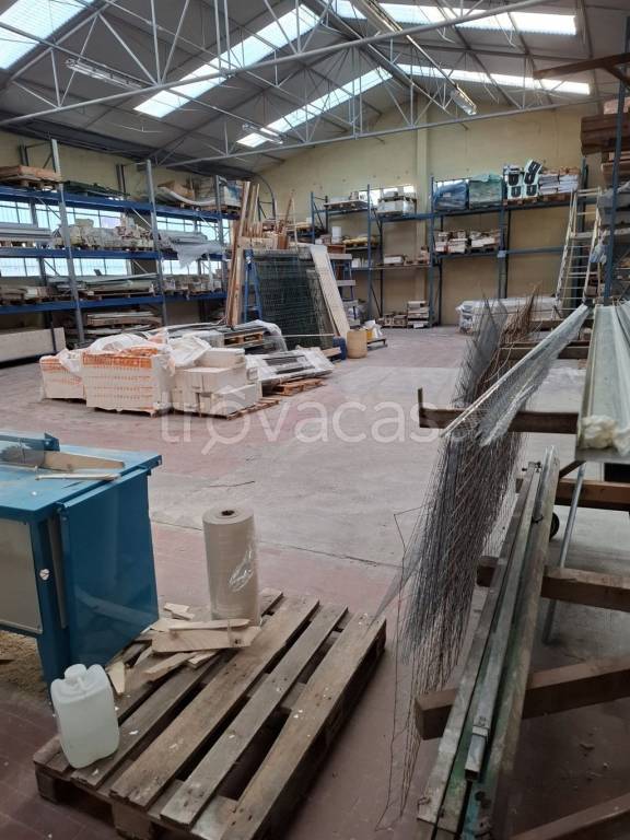 capannone in vendita a Bresso