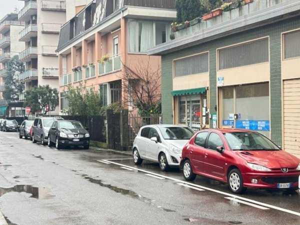 negozio in vendita a Bresso