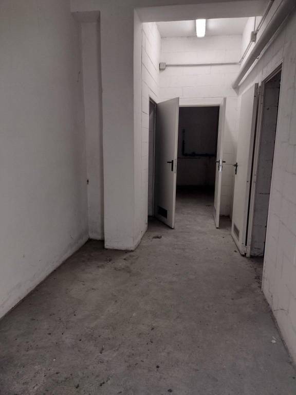 locale commerciale in vendita a Bresso