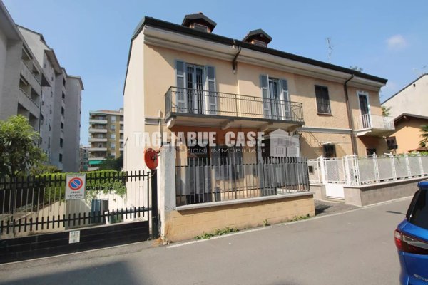 casa indipendente in vendita a Bresso