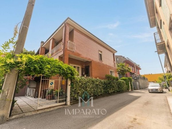 casa indipendente in vendita a Bresso