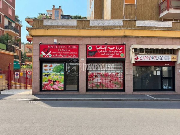 locale commerciale in vendita a Bresso