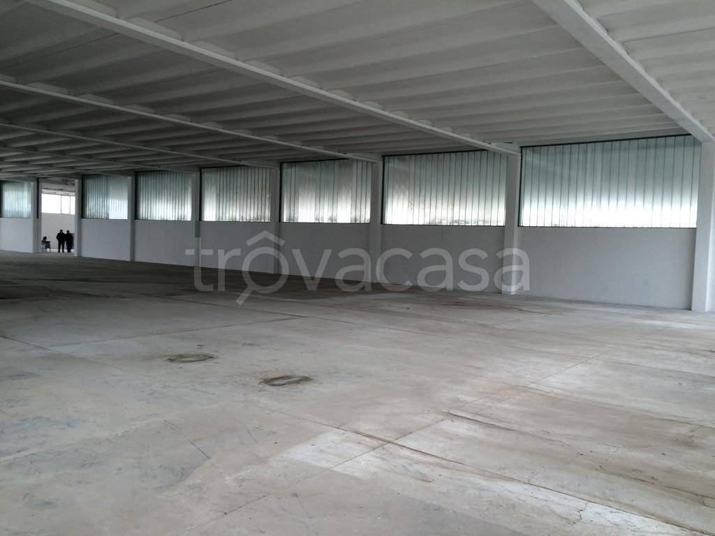 locale commerciale in vendita a Bubbiano