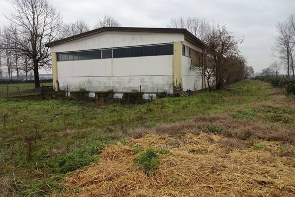 capannone in vendita a Bubbiano