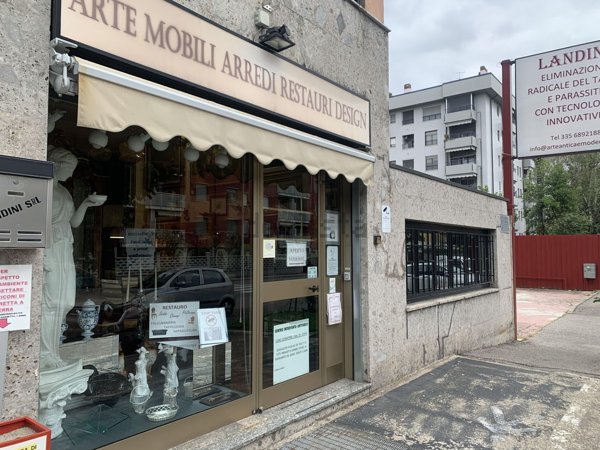 negozio in vendita a Buccinasco