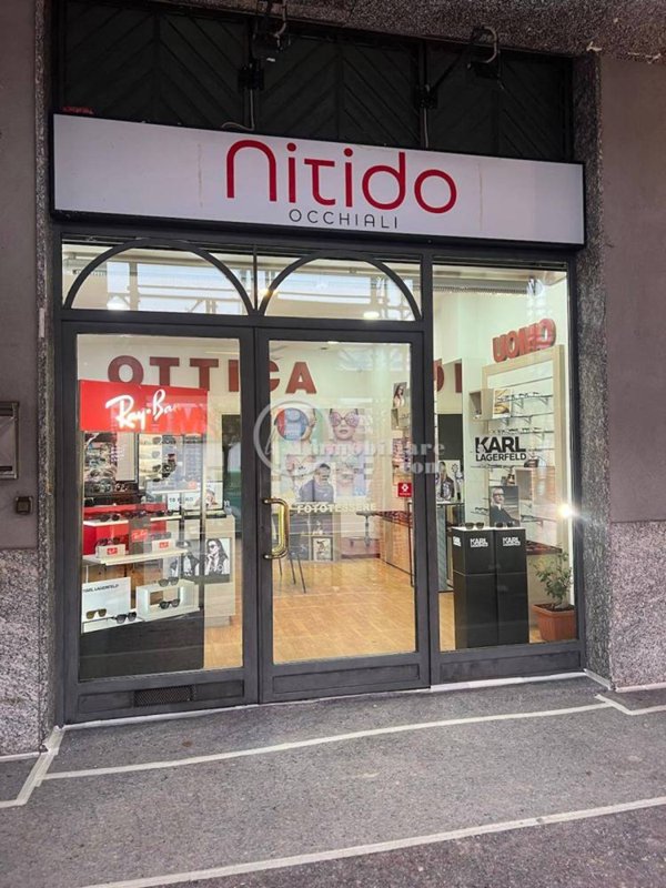 negozio in vendita a Buccinasco