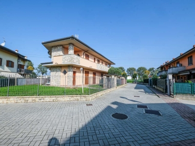 casa indipendente in vendita a Buccinasco