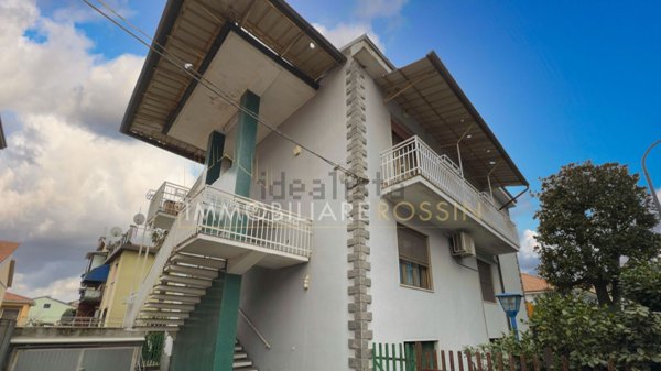 casa indipendente in vendita a Buccinasco