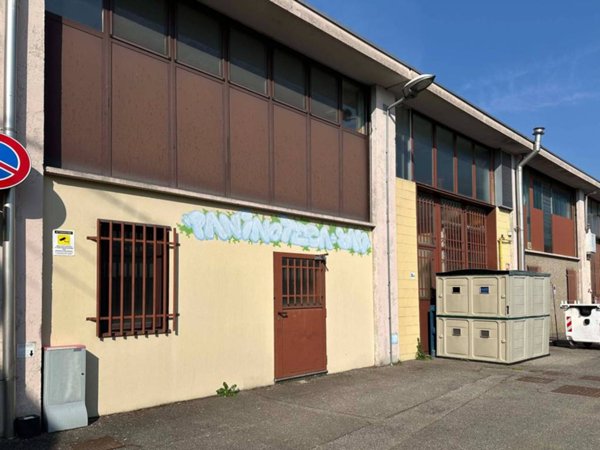 negozio in vendita a Buccinasco