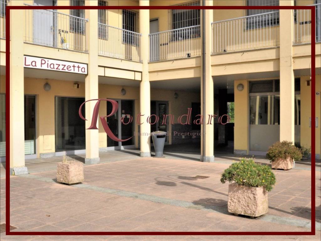 negozio in vendita a Buccinasco