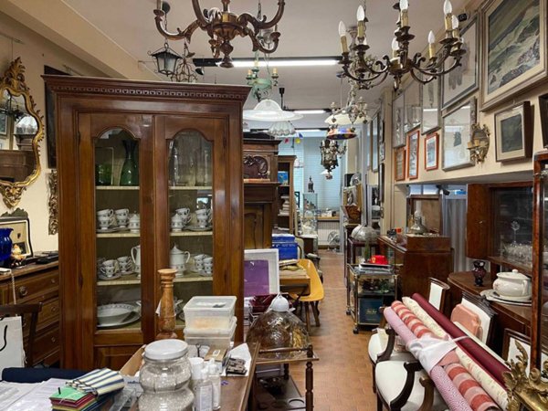 negozio in vendita a Buccinasco