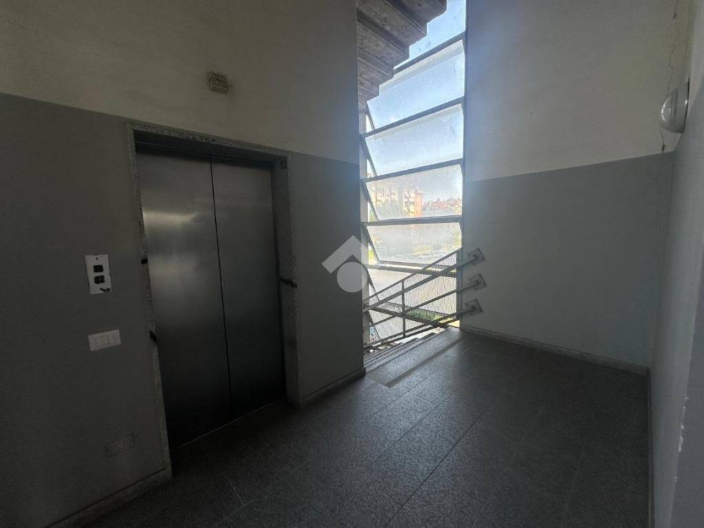 negozio in vendita a Buccinasco