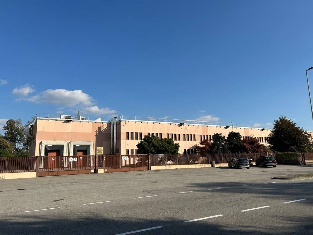 capannone in vendita a Buccinasco