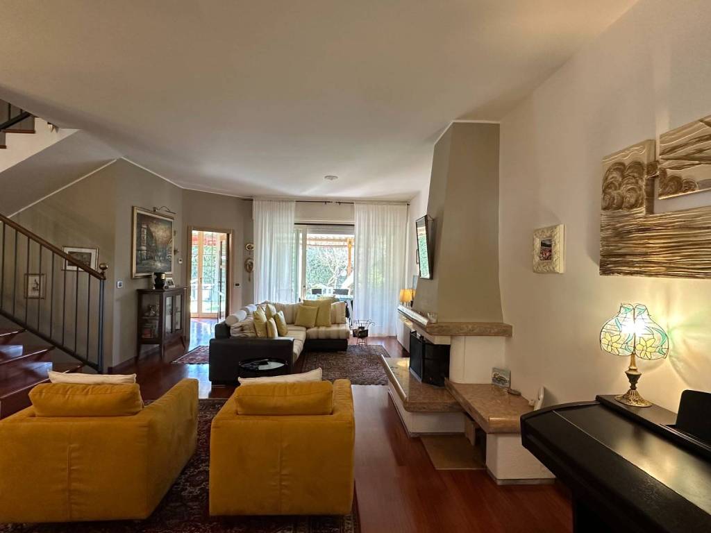 casa indipendente in vendita a Buccinasco