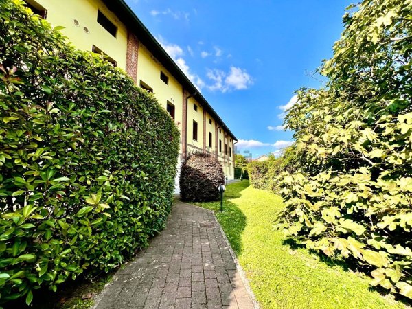 appartamento in vendita a Buccinasco in zona Gudo Gambaredo