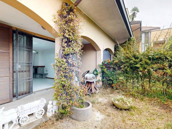 casa indipendente in vendita a Buccinasco