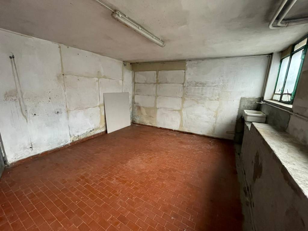 locale commerciale in vendita a Buccinasco