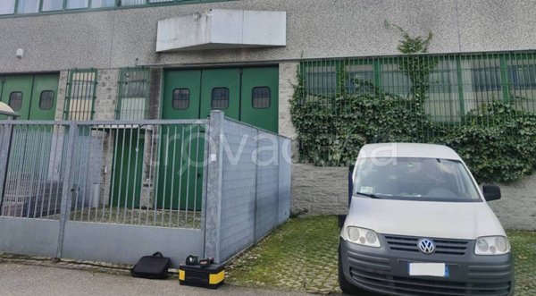 locale commerciale in vendita a Buccinasco