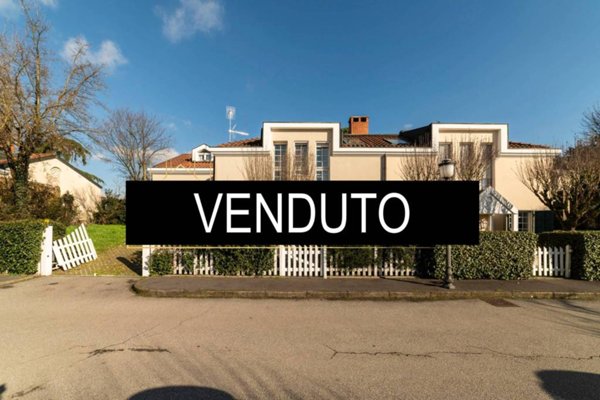 casa indipendente in vendita a Buccinasco