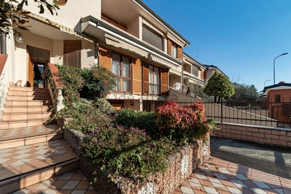 casa indipendente in vendita a Buccinasco