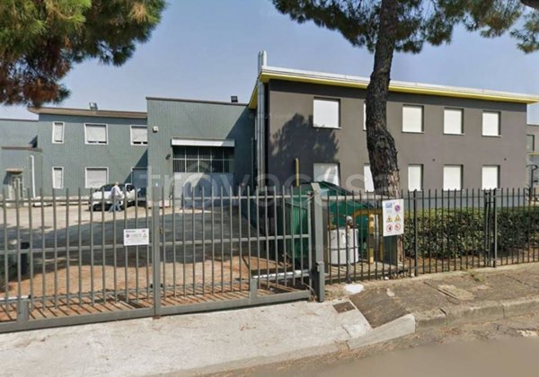 locale commerciale in vendita a Buccinasco