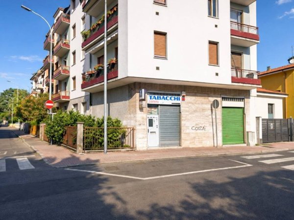 negozio in vendita a Buccinasco