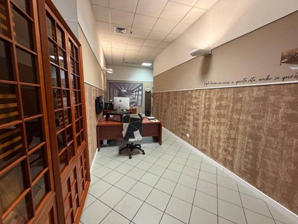 negozio in vendita a Buccinasco