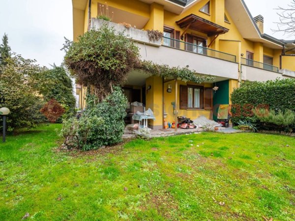 casa indipendente in vendita a Buccinasco