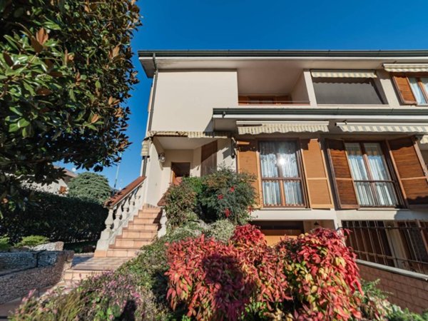 casa indipendente in vendita a Buccinasco