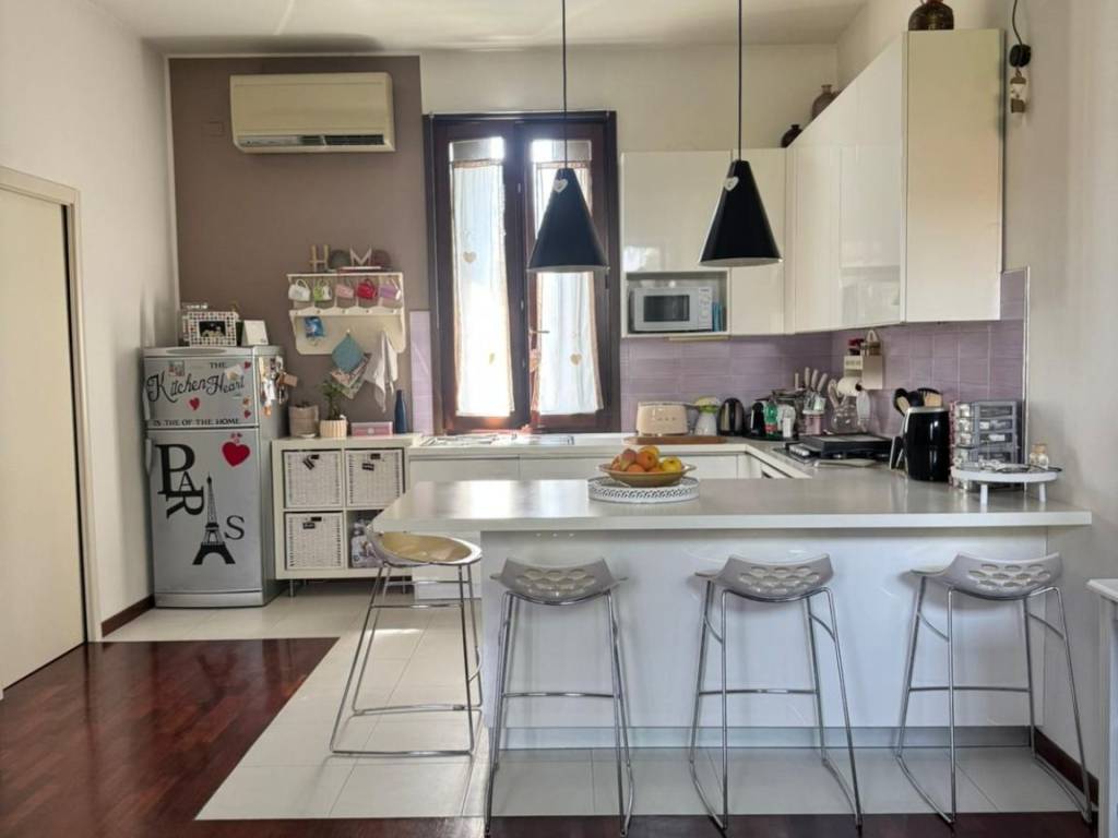 appartamento in vendita a Buccinasco in zona Gudo Gambaredo