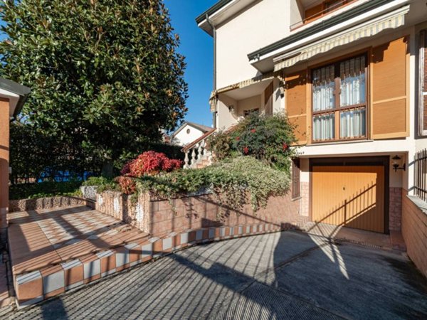 casa indipendente in vendita a Buccinasco