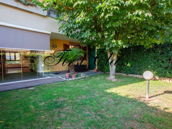 casa indipendente in vendita a Buccinasco