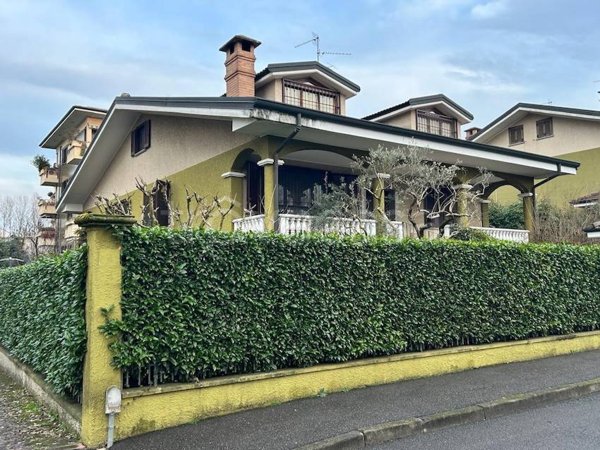 casa indipendente in vendita a Buccinasco