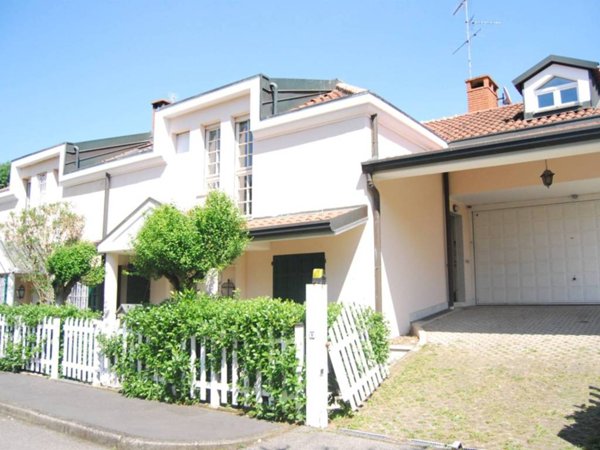 casa indipendente in vendita a Buccinasco