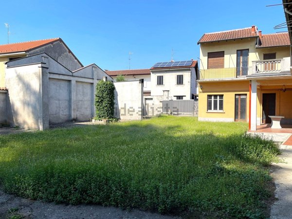 pentavano in vendita a Buscate
