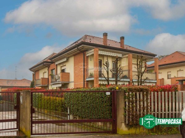 appartamento in vendita a Buscate