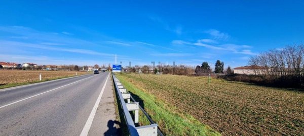 terreno industriale in vendita a Buscate